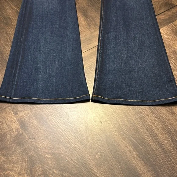 Hudson Flare Jean - Picture 5 of 15